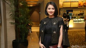 Hot Mom Alert! Cantiknya Revalina S Temat