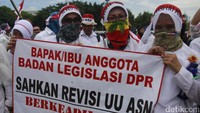 DPR sendiri terus melakukan pengkajian dalam pengesahan Revisi Undang-undang Aparatur Sipil Negara (ASN) Nomor 5 Tahun 2014.