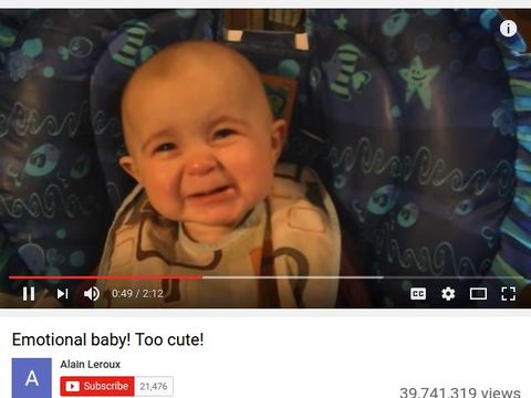 Hiks! Ketika Bayi Terharu Mendengar Lagu 'Mellow' yang Dinyanyikan Ibunya