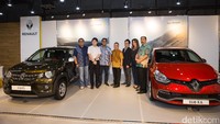 Produk Renault yang dihadirkan dalam gerai baru ini yaitu, Renault Kwid, Renault Koleos, dan Renault Duster.