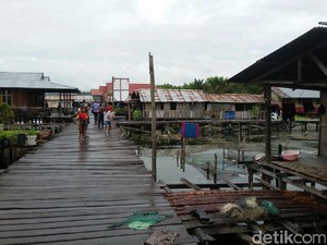 Warga Desa di Papua Ini Ramai-ramai Menabung Agar Bisa Dapat Listrik
