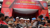 Kapolri Jenderal Tito Karnavian saat dimintai keterangan oleh sejumlah awak media, usai meluncurkan tiga aplikasi online.