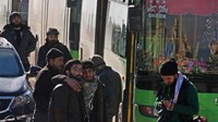 Sempat terjadi penyerangan oleh pasukan Bashar Assad saat proses evakuasi berlangsung.