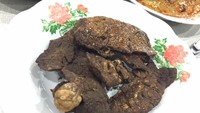 Kalau mau yang renyah garing bisa cicip paru goreng. Dijamin puaskan selera pencinta paru.
