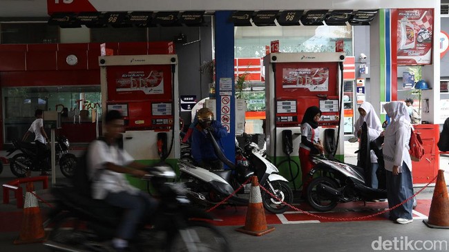Fakta di Balik Naiknya Harga Pertamax Cs