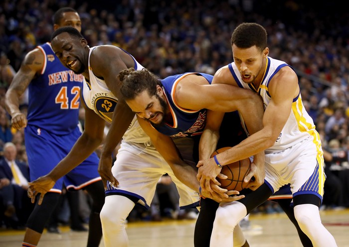 Warriors Menang Mudah atas Knicks