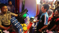 Meski begitu, Polri juga tetap memberikan ruang bagi masyarakat yang ingin tetap mengikuti persidangan lengkap dari awal sampai akhir.
