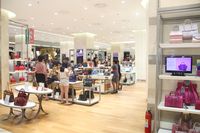 Lotte Shopping Avenue Diskon Hingga 70%, Busana Uniqlo Mulai dari Rp 99 Ribu