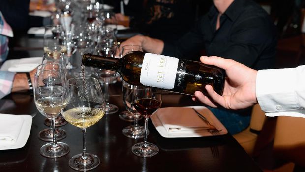 LAS VEGAS, NV - SEPTEMBER 15: A bottle of Vetiver Rioja is poured during the Las Vegas Food & Wine Festival at Bazaar Meat at SLS Las Vegas Hotel on September 15, 2016 in Las Vegas, Nevada. (Photo by Bryan Steffy/Getty Images for Barcelona Enterprises)