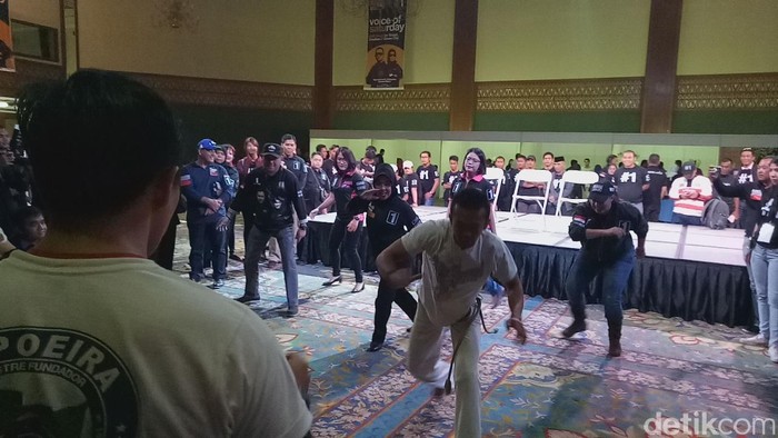 Saat Sylviana Murni Ber-Capoeira