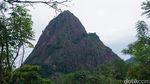 Kamu Bernyali? Coba Taklukan Via Ferrata Gunung Parang di Purwakarta