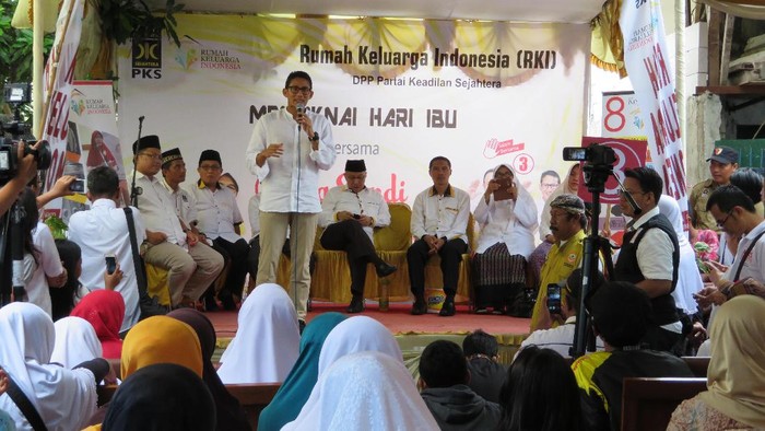 Tinjau Program OKOC di Koja, Sandiaga: Pengusaha Baru Sudah Lahir