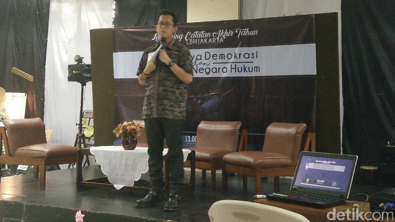 Direktur LBH Jakarta akan Diperiksa Polisi Terkait Kasus Novel Direktur LBH Jakarta akan Diperiksa Polisi Terkait Kasus Novel