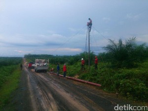 PLN Bangun Jaringan Listrik ke Desa di Pedalaman Sulawesi Utara