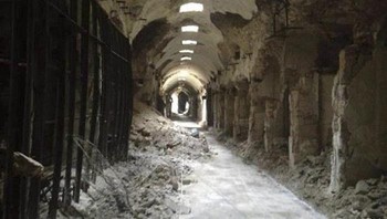 Tak hanya kota saja yang hancur lebur, perang ini yang sangat memilukan hati. Karena tak hanya menyerang warga sipil, tapi juga kepada anak-anak. Foto: Olympia