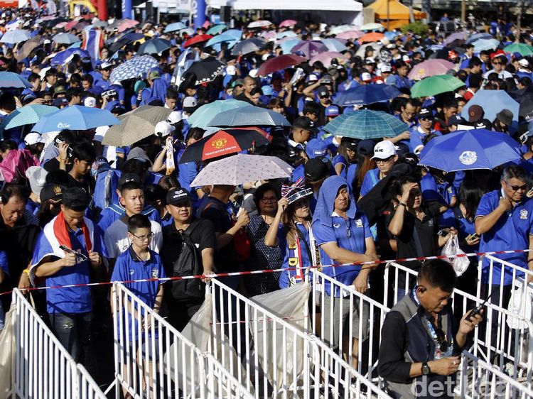 Ribuan Suporter Mulai Padati Stadion Rajamangala Bangkok