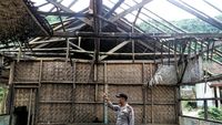 Memprihatinkan, Bangunan Sekolah Ini Berdinding Anyaman Bambu di Cianjur