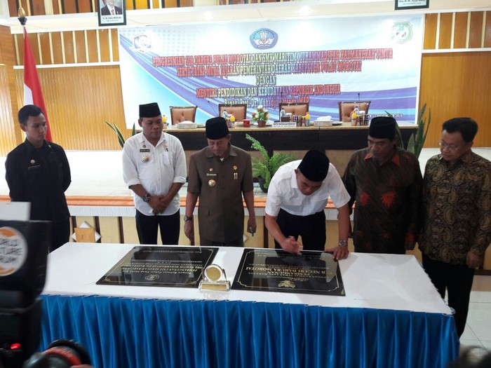 Resmikan Sekolah di Maluku Utara, Mendikbud: Jangan Kalah dengan Daerah Lain