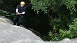Kamu Bernyali? Coba Taklukan Via Ferrata Gunung Parang di Purwakarta