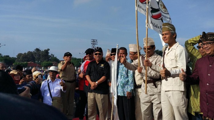 Menhub Budi, Menteri PU Basuki dan Gubernur Ganjar Ikut Nitilaku UGM