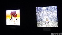 Dinding museum tampak cerah dengan cahaya dari lukisan yang ada. Lukisan-lukisan ini dibuat dengan begitu teliti. Penggabungan warna, pencahayaan serta bayangan menghasilkan gambar yang memesona  (Kurnia/detikTravel)