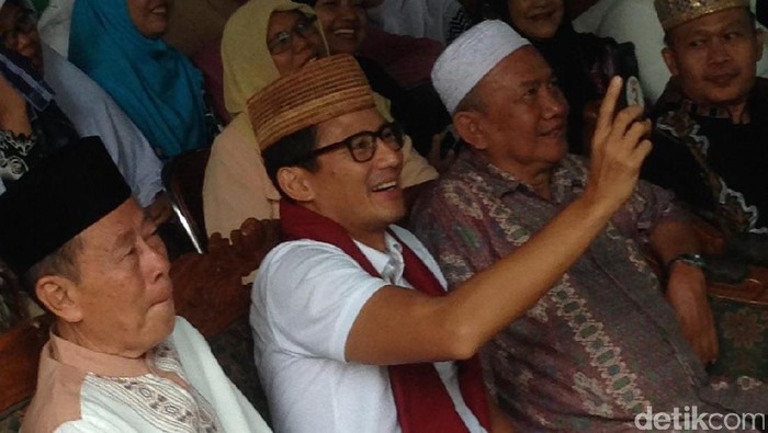Sandiaga Hadiri Peringatan Maulid Nabi di Tanjung Duren Selatan