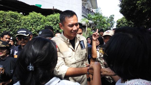 Agus Yudhoyono 'Gerilya' ke Matraman, Disambut Meriah dan Dikalungi Bunga 