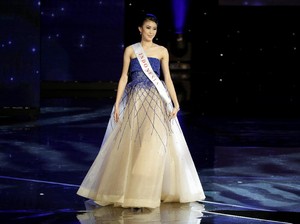Foto: Pesona Natasha Mannuela di Panggung Miss World 2016