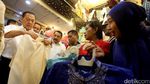 Gubernur BI Belanja Pakai Uang Rupiah Baru Gubernur BI Belanja Pakai Uang Rupiah Baru