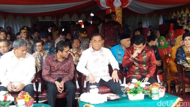 Upacara peringatan Hari Bela Negara 2016 di lapangan Imam Bonjol, Padang, Senin (19/12/2016)