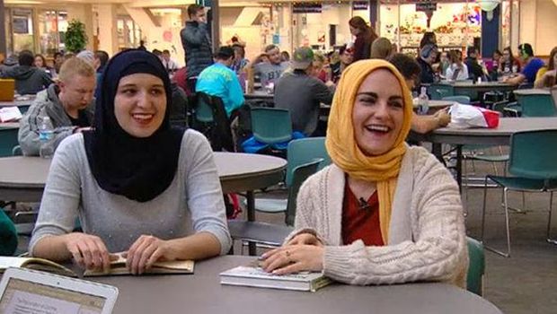 Solidaritas, Mahasiswi di Universitas Non-muslim AS Berjilbab Seminggu Sekali