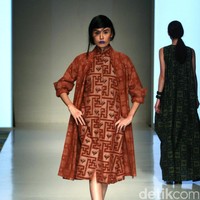 Koleksi Auguste Soesastro yang mengusung tema KROMO di IPMI Trend Show 2017. Senayan City. Jakarta. [Foto: Mohammad Abduh/Wolipop]