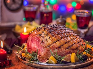 Daging Perut Babi dan Delima Bisa Jadi Bahan Unik untuk Menu Natal