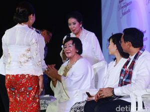 Di Hari Ibu, Ahok Kenang Kemesraannya dengan Ibunda