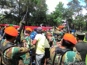 3 Jenazah Korban Hercules Jatuh Dimakamkan di Malang