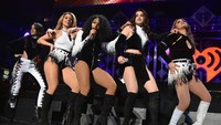 Mereka berhasil  merajai tangga lagu lewat hitsnya seperti Worth It. Theo Wargo/Getty Images for iHeart/detikFoto
