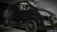 Mobil van Ford Transit ini juga tak kalah garang. Mobil diproduksi terbatas hanya ada 460 unit yang tersedia di Eropa dan Inggris. Foto: http://www.vr46-cars.com