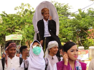 Melihat Kemeriahan Parade Bela Negara di Padang