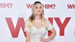 Cantiknya Zoey Deutch dan Kaley Cuoco