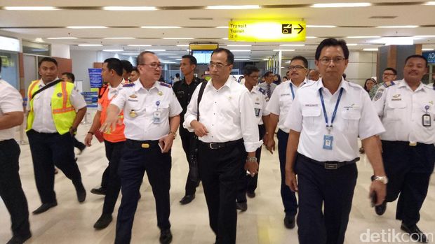  Menhub Budi Karya Sumadi kunjungan di Makassar, Sulsel, Senin (19/12/2016)