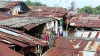 Warga terpaksa tinggal di permukiman kumuh lantaran lahan di Jakarta saat ini terhitung mahal.