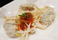 Tiga Wonton: Dumpling Udang yang Renyah Segar Ada di Sini