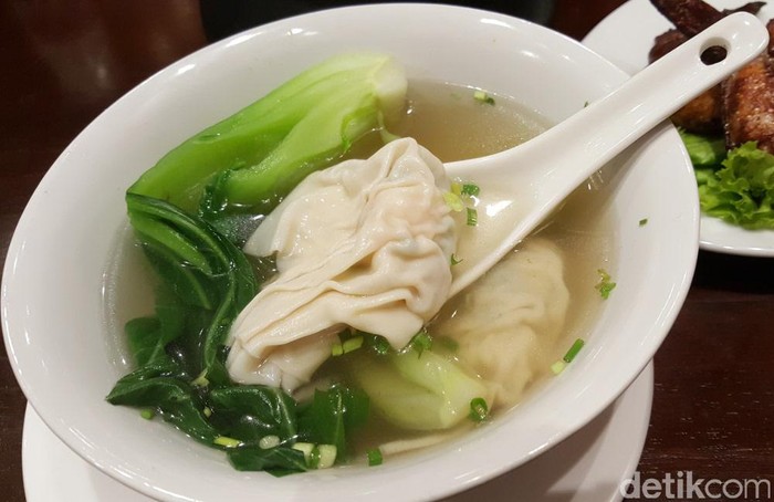 Tiga Wonton: Dumpling Udang yang Renyah Segar Ada di Sini