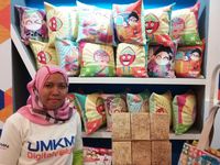Laris Manis Bisnis Aneka Kado Bermotif Karakter Animasi Jepang