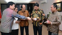 GarudaFood Group menargetkan pertumbuhan penjualan sebesar 15 persen pada tahun 2017 melalui produk-produk yang diunggulkan.