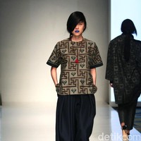 Koleksi Auguste Soesastro yang mengusung tema KROMO di IPMI Trend Show 2017. Senayan City. Jakarta. [Foto: Mohammad Abduh/Wolipop]