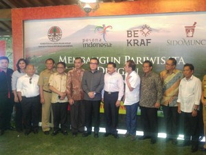 Menyelamatkan Rawa Pening dari Invasi Eceng Gondok
