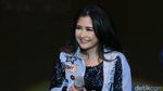 Teriakan Histeris di Mini Konser Prilly Latuconsina