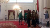 Presiden Jokowi Jamu Timnas Sepak Bola Indonesia Makan Siang di Istana