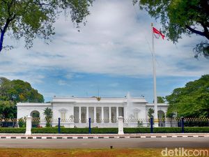Pria Bugil yang Ditangkap Paspampres Teriak Ingin Nikah di Istana